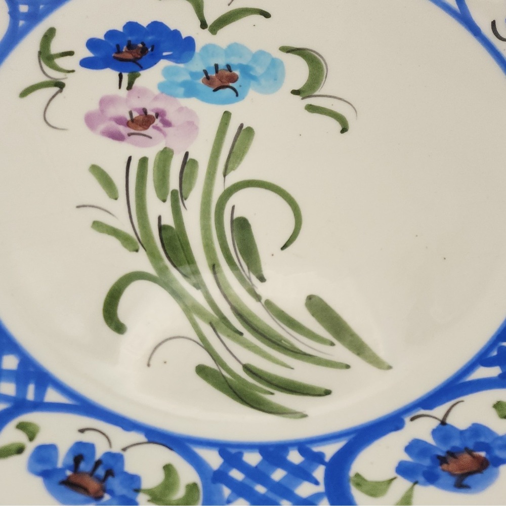 1984 10" Hand Painted Floral Ceramic Decorative Plate Athens Greece signed - Picture 3 of 6